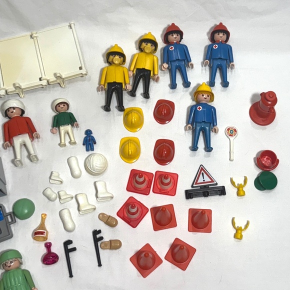VNTG 1980's Piece Playmobil Doctor & Paramedic Playset with 60+ Pieces! - Picture 10 of 16